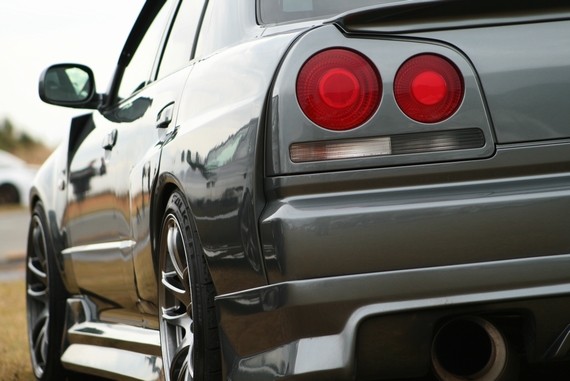 URAS - R34 Skyline 4Dr Type-R Fender