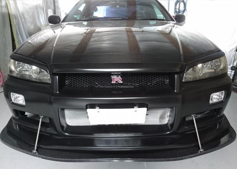 URAS - R34 Skyline Type-R Bonnet Rip