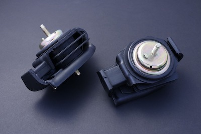 D-MAX SR reinforced engine mount bush