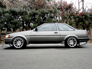 Tec-Art's AE86 LEVIN Side Step