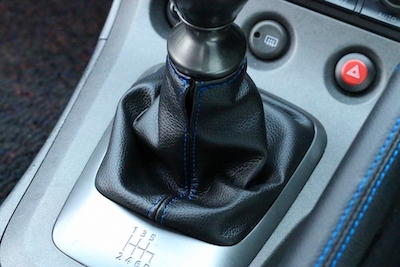 D-MAX Shift boot