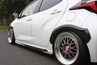 Garage Vary Toyota Yaris Over Fender