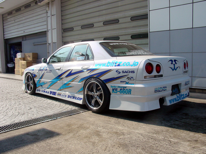 Nissan Skyline r34 РІРёРЅРёР» Р±РµР»С‹Р№