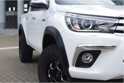 Road House  Hilux 125M/C front KADDIS AR4 over fender